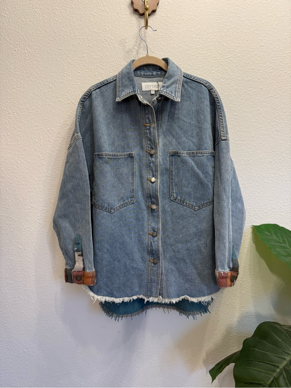 Veveret Southwestern Aztec Denim Shacket Oversized Raw Hem Jacket | Size Small - Picture 3 of 10